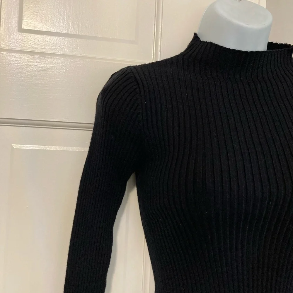 SHEIN Black Ribbed Crop Top - Picture 2 of 4